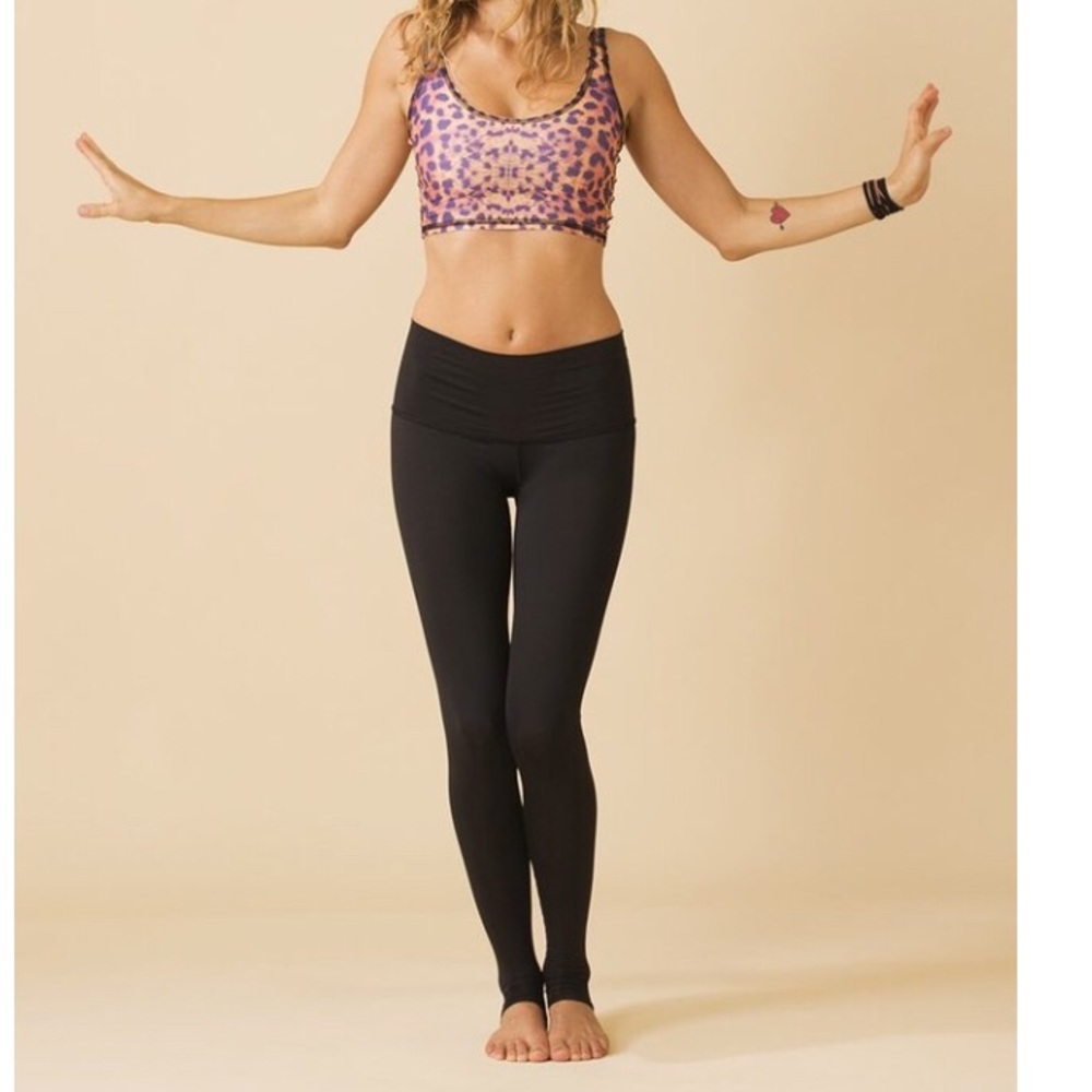 BNWOT Teeki solid black hot pant